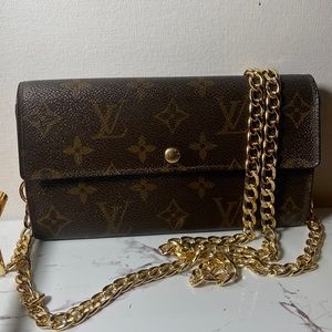 Authentic Louis Vuitton Monogram Sarah Wallet